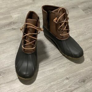 Sperry women’s 2 tone duck boots